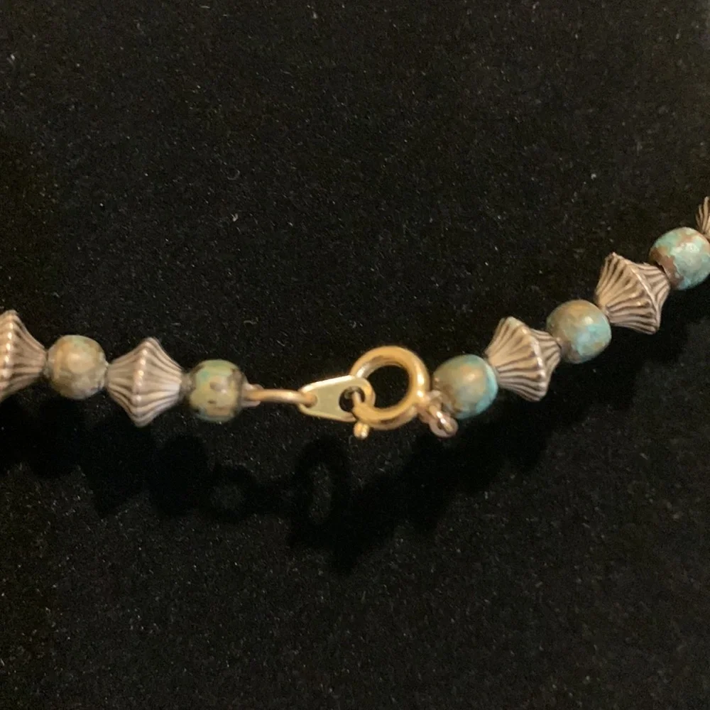 Vintage lg blue/gold bead necklace w/ a spring clasp